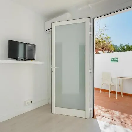 Jacaranda Studios, Es Canar * 산타 에우랄리아 데 리오